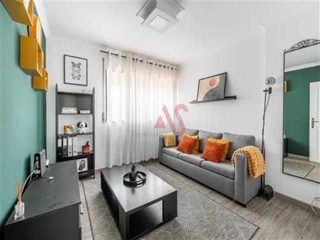 Apartamento T1 para arrendar na 2ª linha do mar em Leça de Palmeira