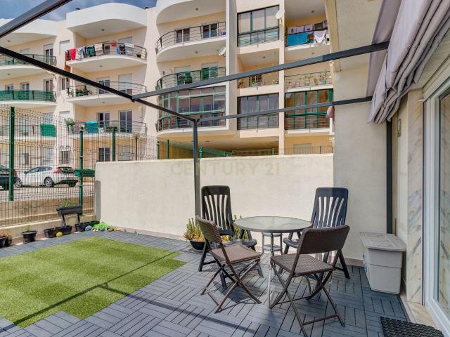 Apartamento T1 para Arrendar com terraço de 70m2 Centro de Mafra