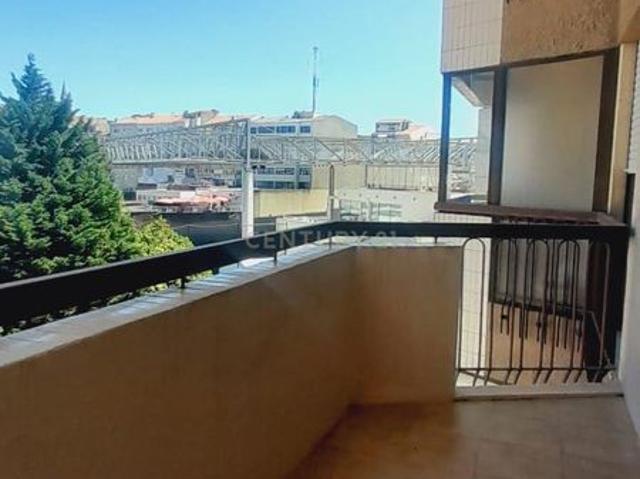 Apartamento T1 para arrendar com Varanda na Rua cantor Zeca Afonso