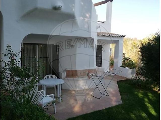 Apartamento T1 para arrendar em Alpouvar