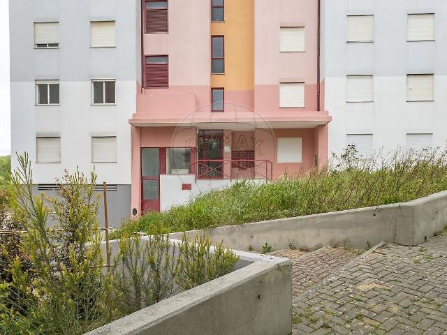 Apartamento T1 para arrendar em Caparica e Trafaria, Almada RE/MAX Portugal