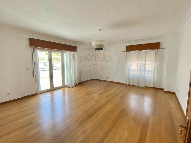 Apartamento T1 para arrendar em Carcavelos e Parede, Cascais RE/MAX Portugal