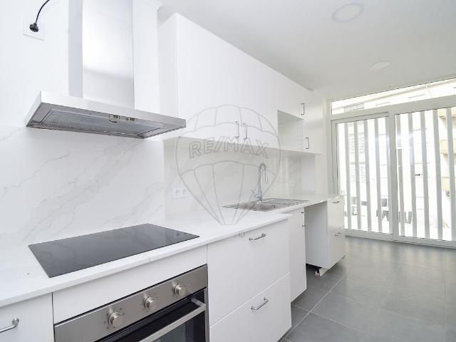 Apartamento T1 para arrendar em Póvoa de Santo Adrião e Olival Basto, Odivelas RE/MAX Portugal
