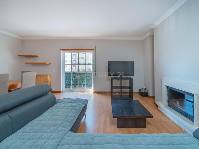 Apartamento T1 para arrendar Rio de Mouro Sintra