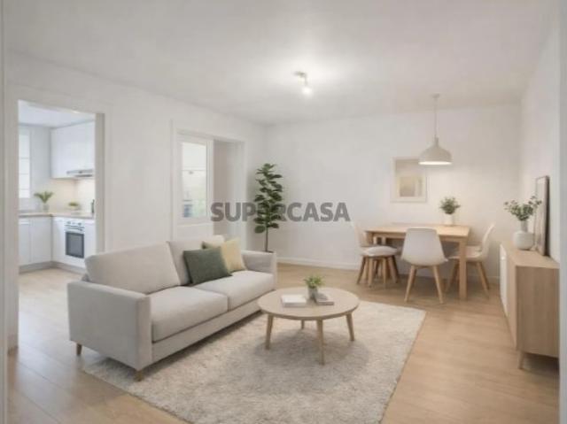 Apartamento T1 para Remodelação | R/C Beco do Imaginário, Lisboa