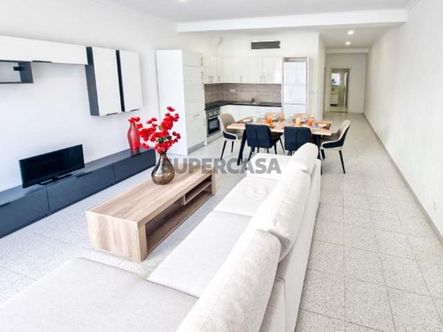 Apartamento T1 para venda no centro de Lagoa