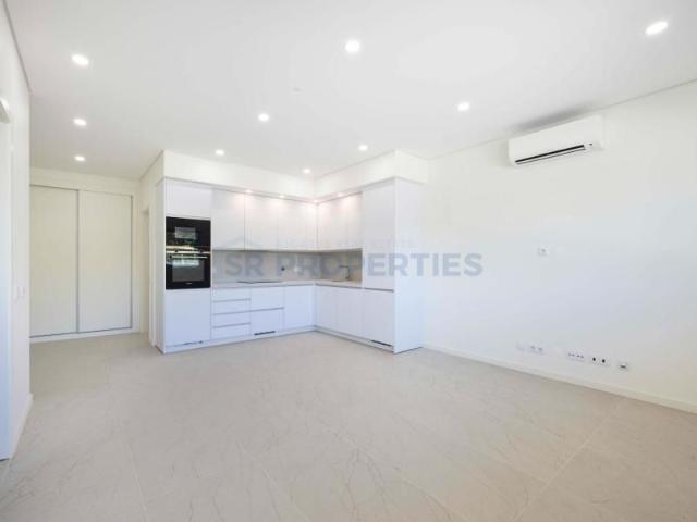 Apartamento T1 Premium com Estacionamento, no Centro de Quarteira Loulé, Quarteira