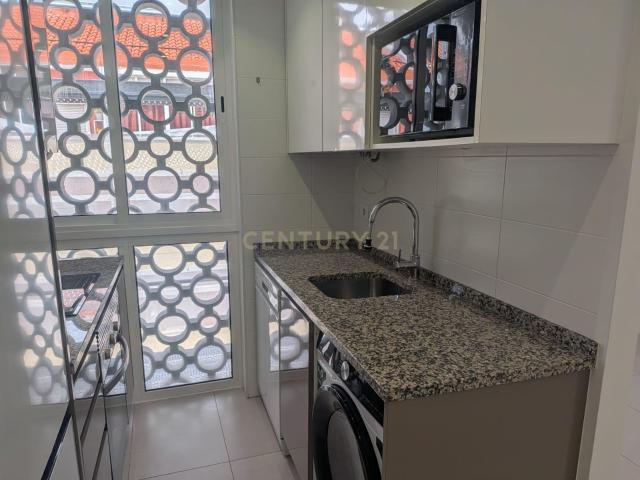 Apartamento T1 Remodelado no Centro da Amadora