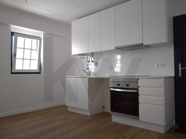 Apartamento T1 remodelado no Condomínio Pátio das Padeiras –. 31m² Estrela