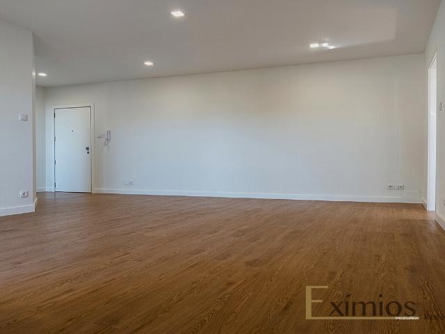 Apartamento T1 remodelado, na Póvoa de Varzim
