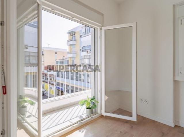 Apartamento T1 Remodelado Almada