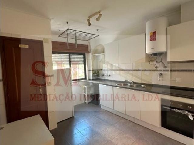 Apartamento T1 remodelado bem localizado !