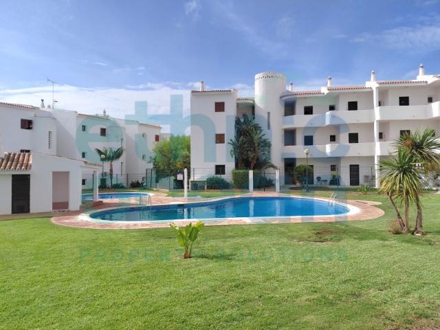 Apartamento T1 remodelado e mobilado em Vilamoura para arrendamento anual