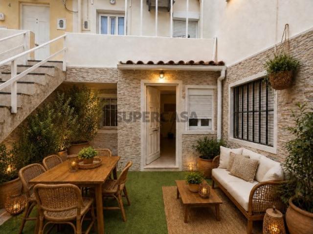 Apartamento T1 renovado com Espaço Exterior no Bairro da Fonte Nova Centro Histórico de Setúbal