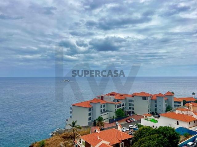 Apartamento T1 renovado com vista mar no Caniço de Baixo