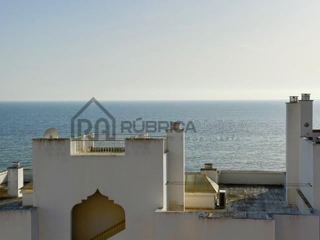 Apartamento T1 renovado com vista mar a 100 metros da praia. 64m² Quarteira