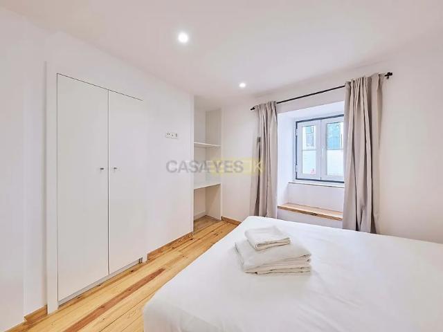 Apartamento T1 renovado e mobilado em Alfama Lisboa
