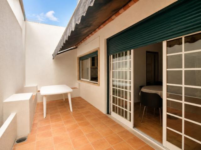 Apartamento T1 Renovado em Belém | Privacidade, Espaço e Conforto