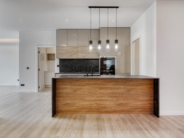 Apartamento T1 Renovado em Monte Abraão