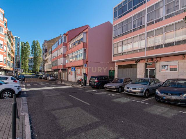 Apartamento T1 Renovado no Centro da Amadora
