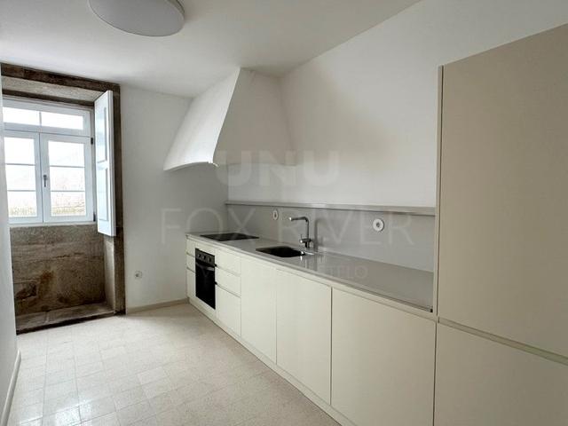 Apartamento T1 renovado para arrendamento em Viana do Castelo