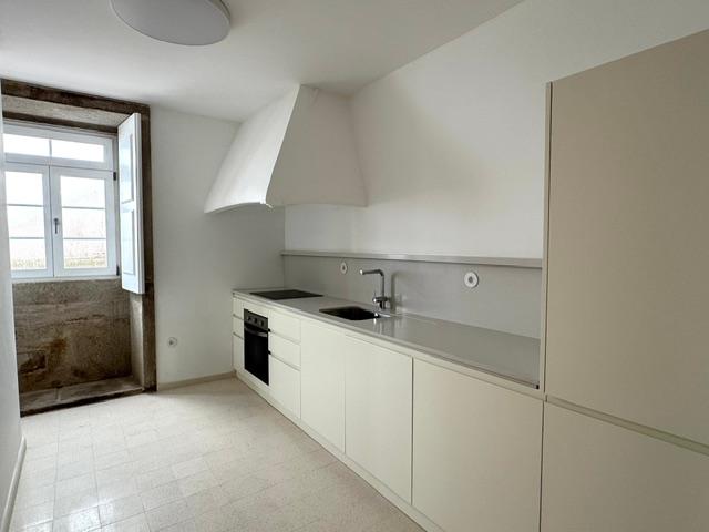 Apartamento T1 renovado para arrendamento em Viana do Castelo