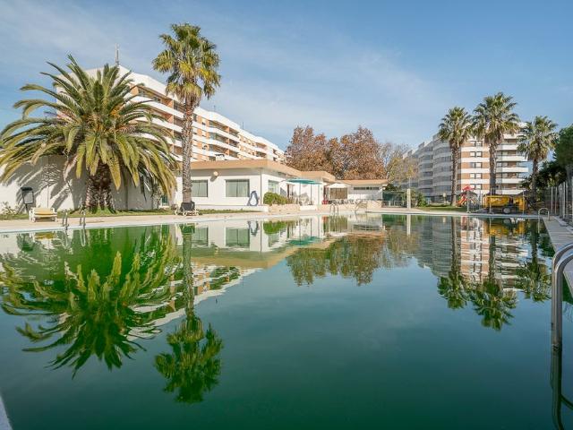 Apartamento T1 recuperado e mobilado com requinte no Alto da Barra em Oeiras