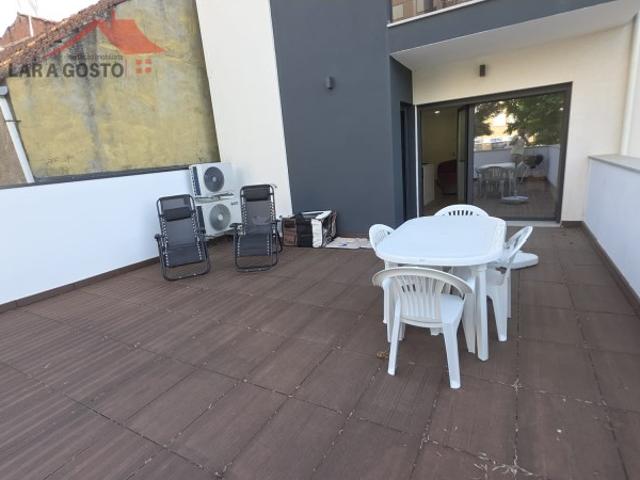 Apartamento T1 Semi Novo com Terraço e Garagem no Centro da Cidade de Macedo de Cavaleiros
