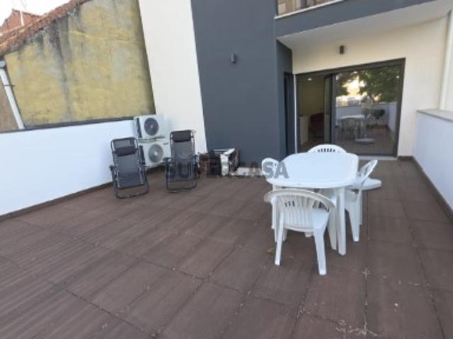 Apartamento T1 Semi Novo com Terraço e Garagem no Centro da Cidade de Macedo de Cavaleiros