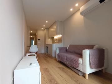 Apartamento T1 semi novo, equipado e mobilado no centro histórico de Braga para arrendamento