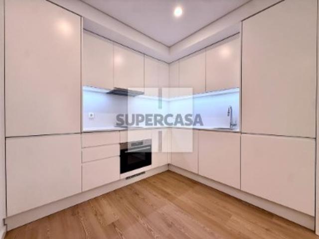 Apartamento T1K Novo em Zona Nobre