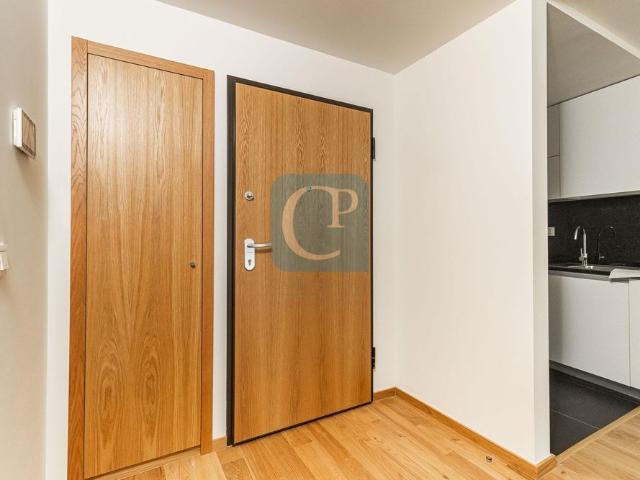 Apartamento T1Kit com garagem, em frente ao Hospital São João Asprela Urban