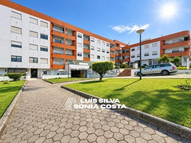 Apartamento T2+1 c/ Garagem Fechada & Duas Varandas | Santa Maria de Lamas