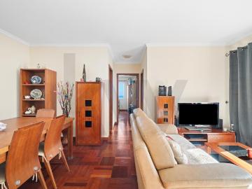 Apartamento T2+1 com Elevador e Garagem Caniço 99m² Caniço