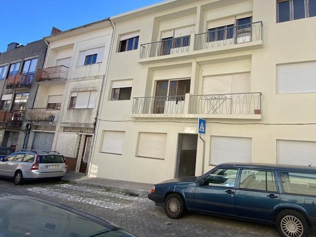 Apartamento T2+1 com Logradouro de 83 m² para Remodelação – Cedofeita / Paranhos, Porto