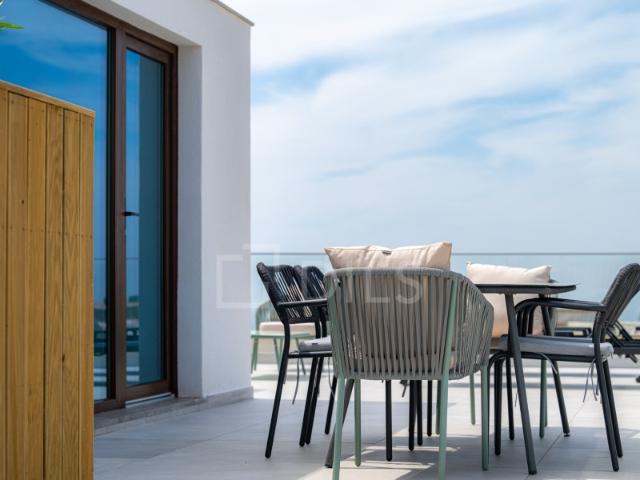 Apartamento T2+1 com terraço e piscina na cobertura, Porto Covo