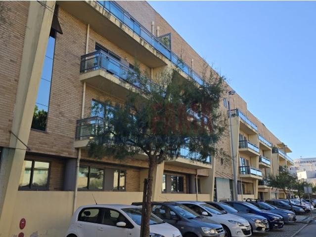 Apartamento T2+1 com Terraço e Piscina Póvoa de Varzim