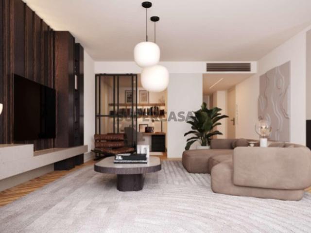 Apartamento T2+1 com terraço no condomínio Cedofeita 497, Porto