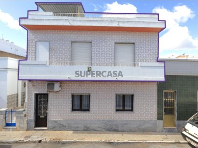 Apartamento T2+1 com Terraço Privativo em Fuzeta