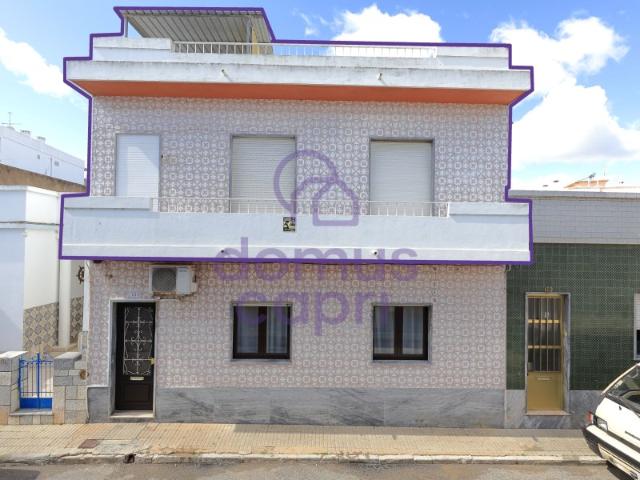 Apartamento T2+1 com Terraço Privativo em Fuzeta