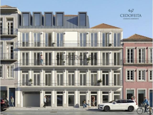 Apartamento T2+1 com Varanda e 1 Lugar de Garagem em Cedofeita, Porto