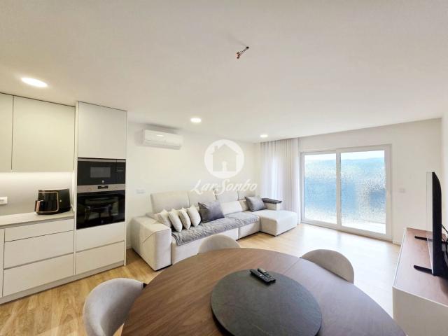 Apartamento T2+1 COMO NOVO com Garagem Fechada e Arrumos em Nine, V.N. Famalicão