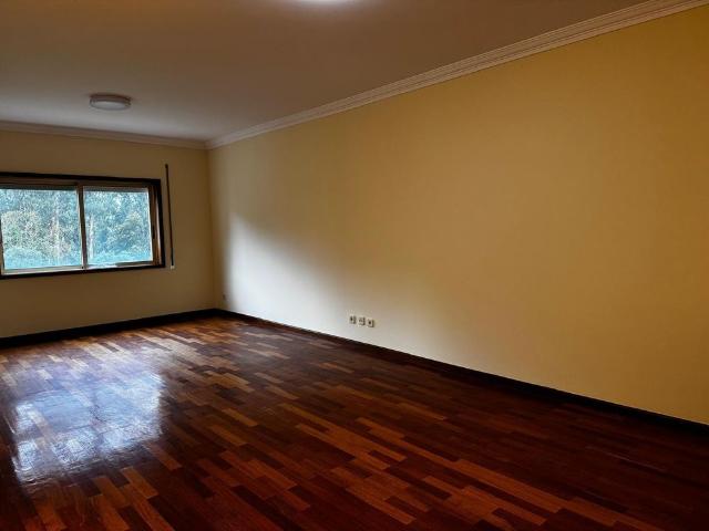 Apartamento T2+1 Arrendamento em Nogueira e Silva Escura,Maia