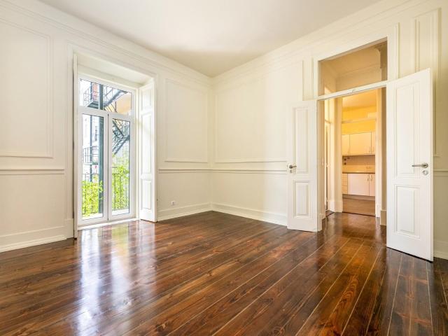 Apartamento T2+1 em Campo de Ourique Elegância e Conforto. 137m² Campo de Ourique