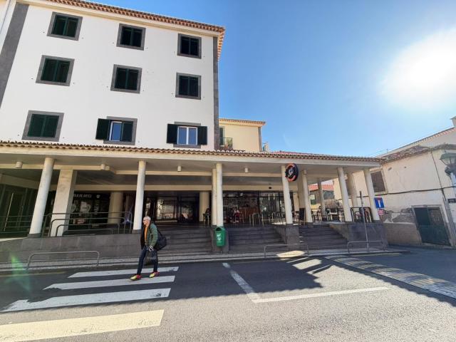 Apartamento T2+1 localizado na Rua Bela de São Tiago