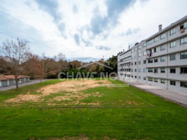 Apartamento T2+1 mobilado, próximo ao Mercadona, em Oliveira do Douro