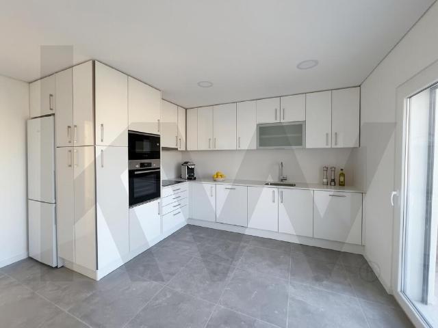 APARTAMENTO T2+1 NOVO CONDOMíNIO FECHADO COM TERRAÇO, 1LUGARES DE GARAGEM ARRECADAÇÃO