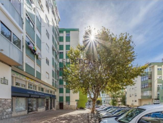 Apartamento T2+1 no Casal de São Brás Amadora, perto de tudo!