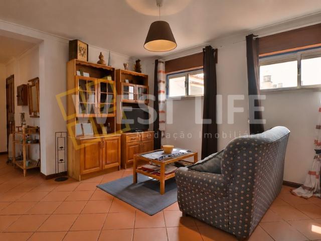 Apartamento T2 no Centro de Santa Cruz a 150 metros da Praia EXCLUSIVO WEST LIFE