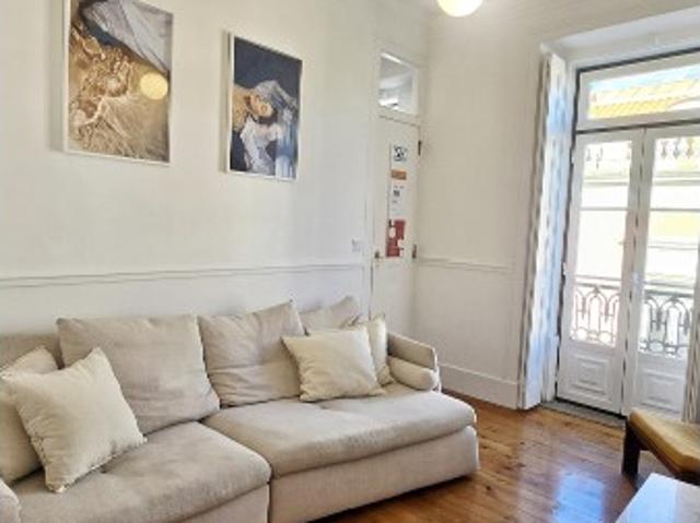 Apartamento T2+1 no Príncipe Real Elegância, Localização e Vista Deslumbrante